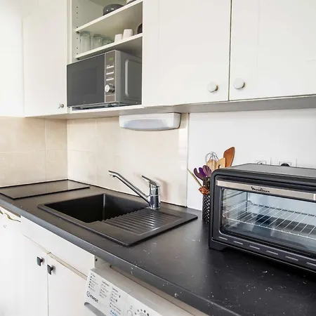 Gare Avec Parking Apartment *
